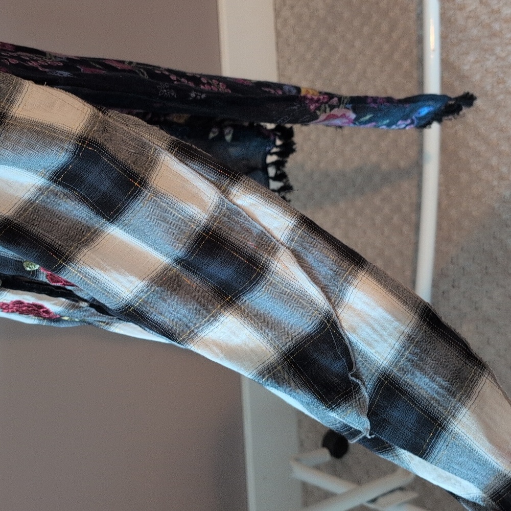 Aratta Black and White Plaid Long Tunic with Pink Rose Embroidery - Picture 13 of 14